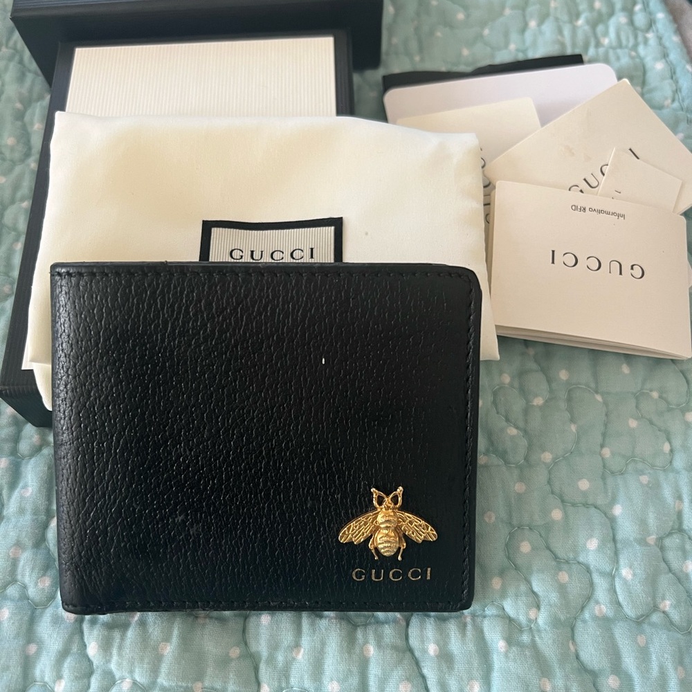 Original Gucci wallet men. Good condition. Black